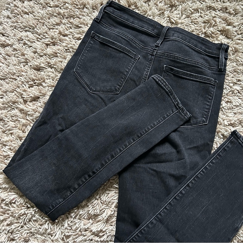 🩷ATHLETA SCULPTEK BLACK SKINNY JEANS SIZE 4 CARBON WASH TREND CAPSULE WARDROBE - Picture 9 of 9